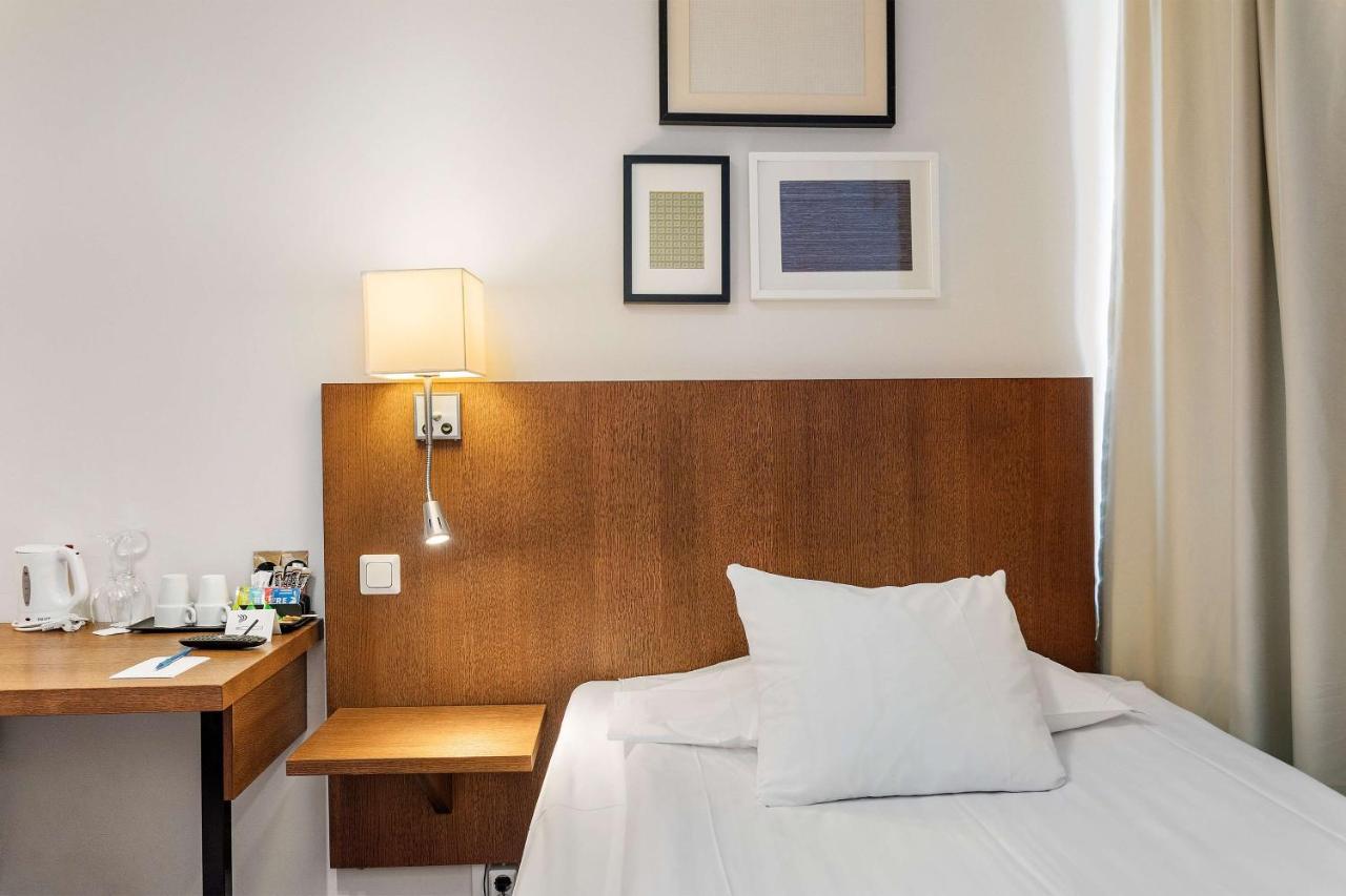 เบสต์ เวสเทิร์น พลัส โฮเต็ล พลาซา Hotel เวสเตโรส ภายนอก รูปภาพ