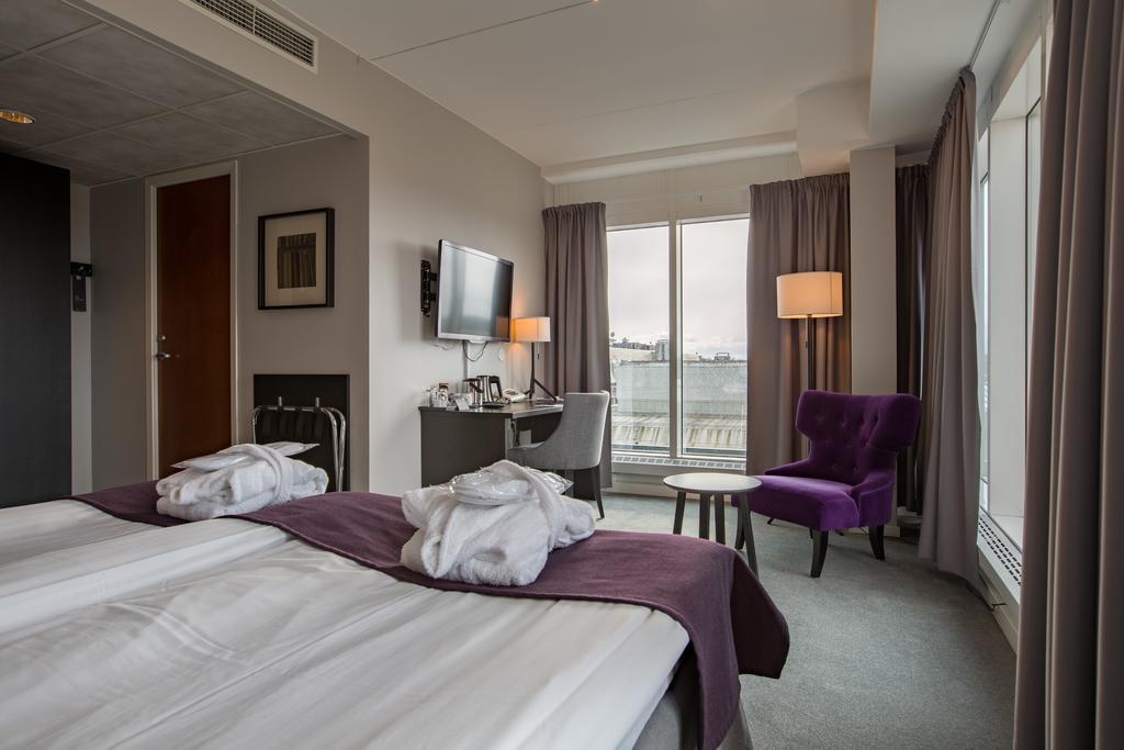 เบสต์ เวสเทิร์น พลัส โฮเต็ล พลาซา Hotel เวสเตโรส ภายนอก รูปภาพ